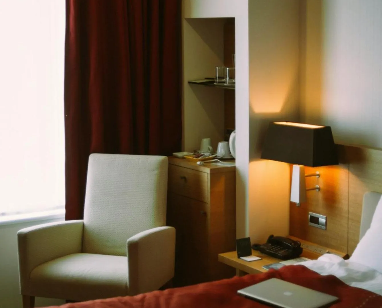 Hotel The Glory Suites Near New Delhi Airport