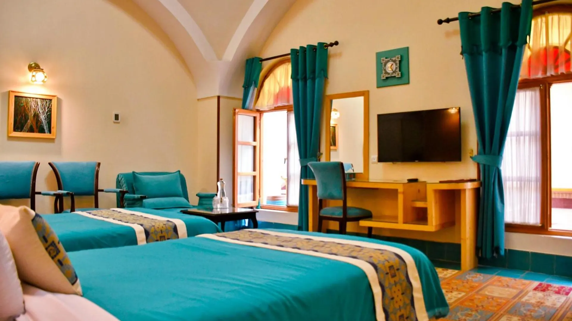 Hotel The Glory Suites Near New Delhi Airport