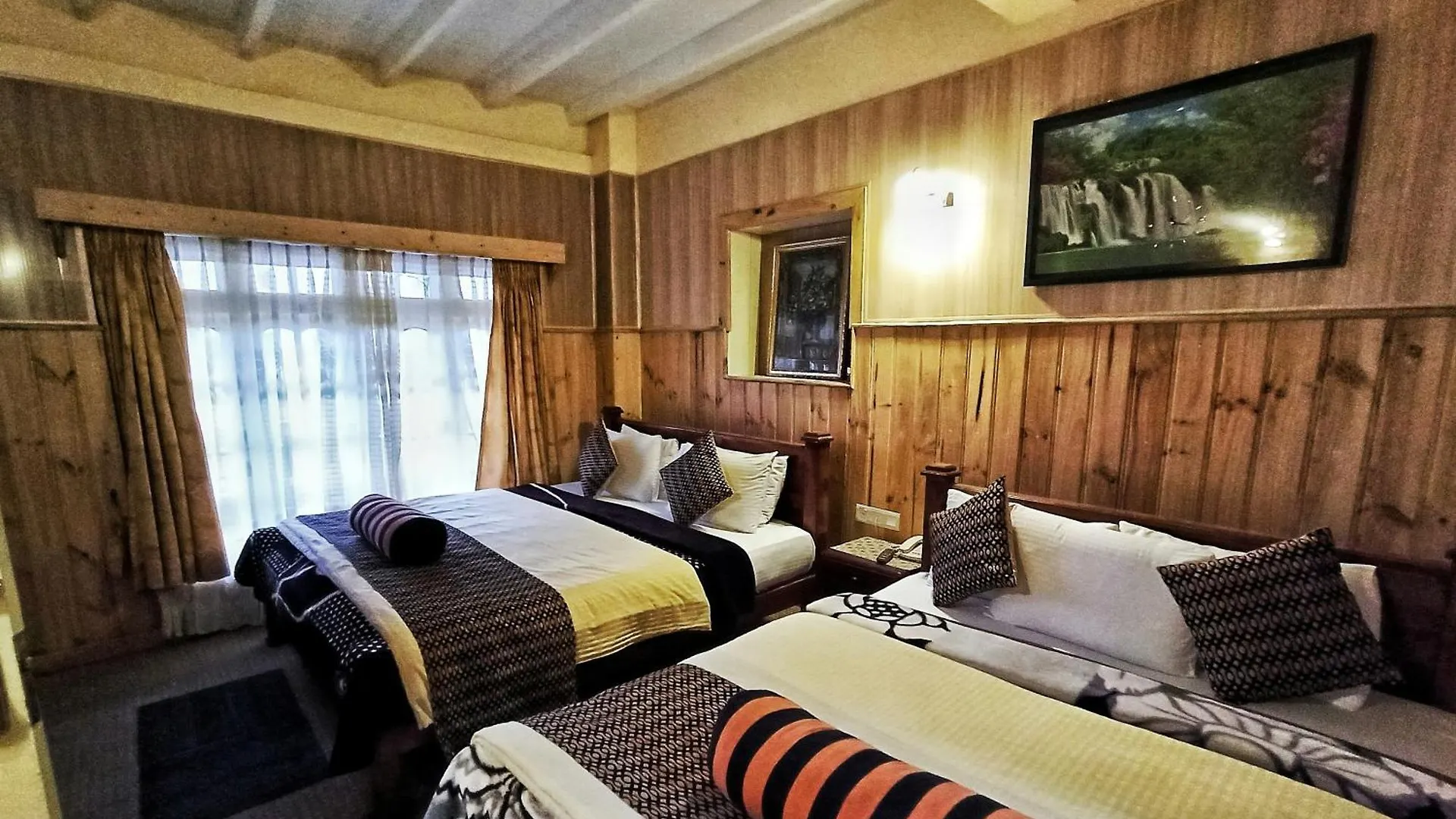 The Glory Suites Near New Delhi Airport 4*,  India