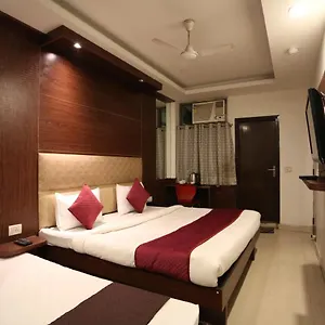 Grand Urban Luxury Near Delhi Airport Hotel